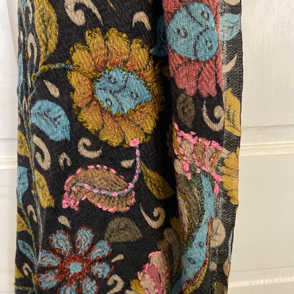 Rosemailing wool scarf black - Picture 2 of 5